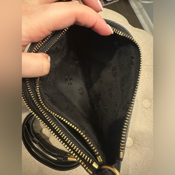 EUC Tory Burch Crossbody - Picture 5 of 8